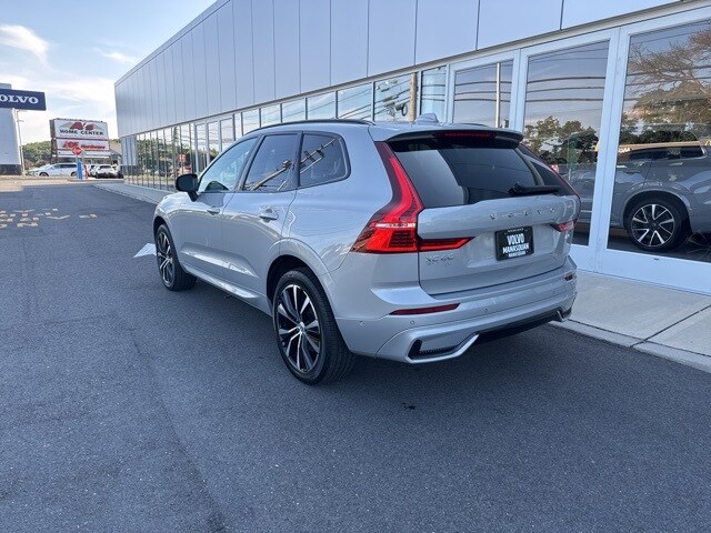2023 Volvo XC60 B5 Plus photo 3
