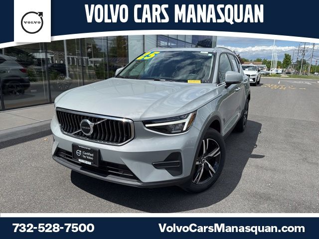 2025 Volvo XC40 B5 Core Bright AWD's photo