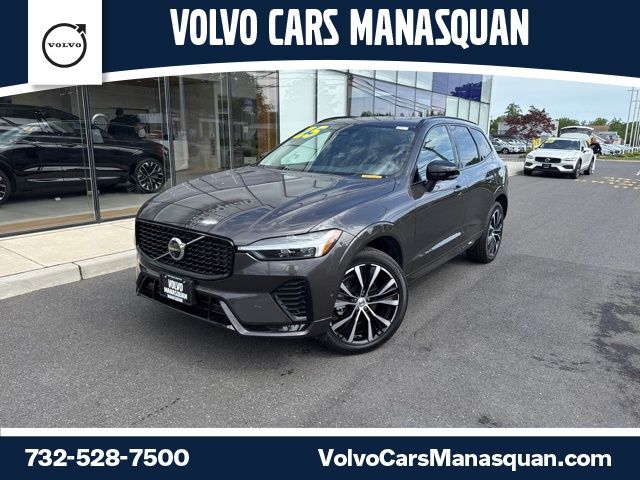2025 Volvo XC60 B5 Plus Dark AWD's photo