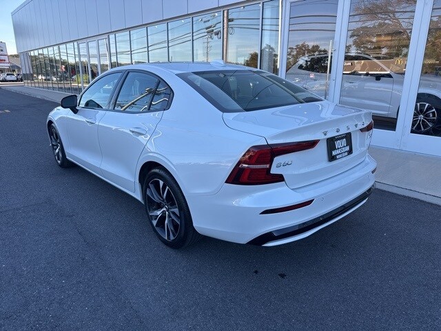 2024 Volvo S60 B5 Core photo 3