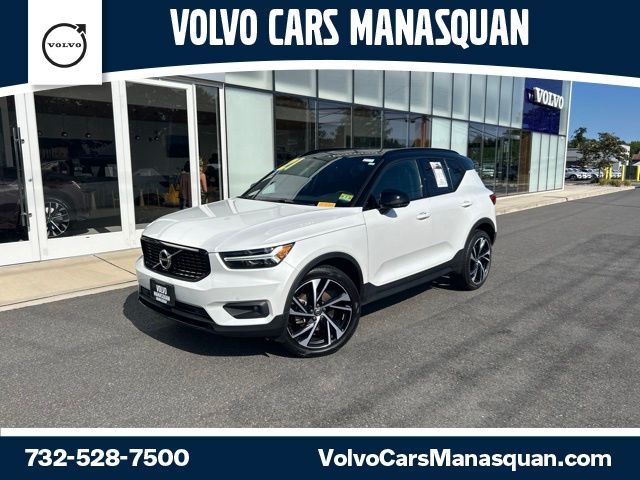 2021 Volvo XC40 R-Design