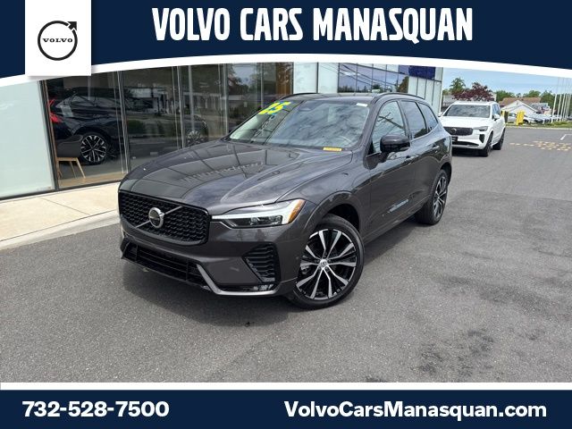 2025 Volvo XC60 B5 Plus Dark AWD's photo