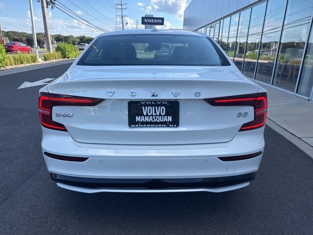 2024 Volvo S60 B5 Core photo 4