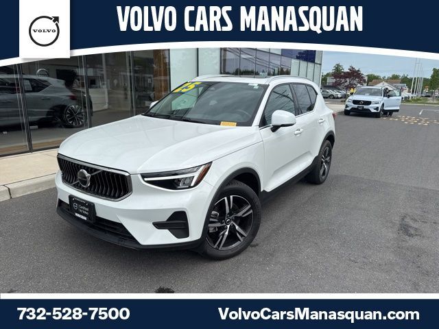 2025 Volvo XC40 B5 Core Bright AWD's photo