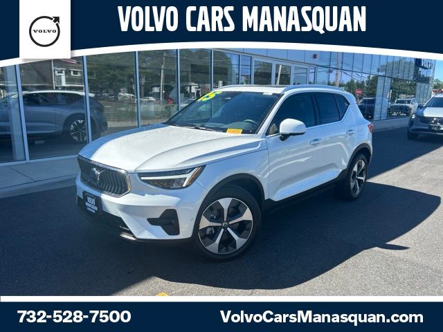 2025 Volvo XC40 B5 Plus Bright AWD's photo