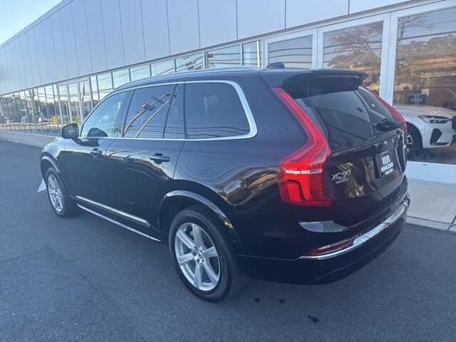 2025 Volvo XC90 B5 Core photo 3