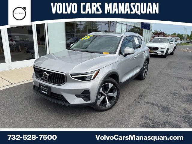 2025 Volvo XC40 B5 Plus Bright AWD's photo