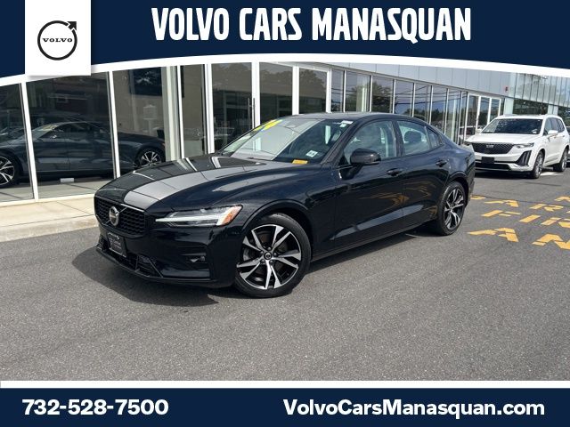 2024 Volvo S60 B5 Core Dark Theme's photo