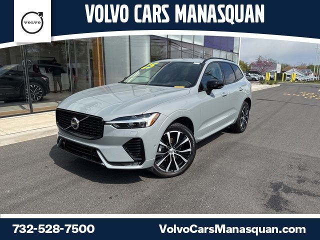 2025 Volvo XC60 B5 Plus Dark AWD's photo