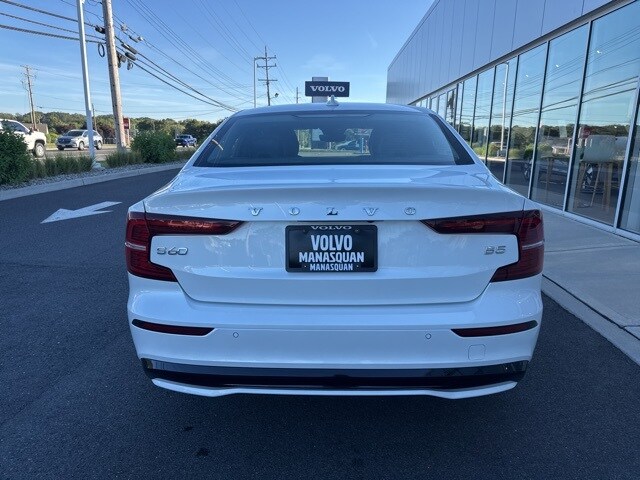 2024 Volvo S60 B5 Core photo 4