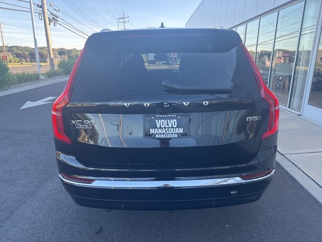 2025 Volvo XC90 B5 Core photo 4