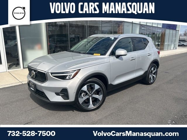 2025 Volvo XC40 B5 Plus Bright AWD's photo