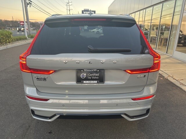 2025 Volvo XC60 B5 Plus photo 4