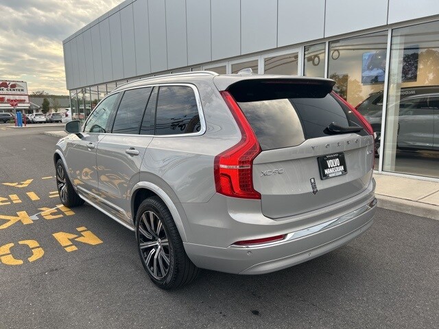 2025 Volvo XC90 B5 Core photo 3
