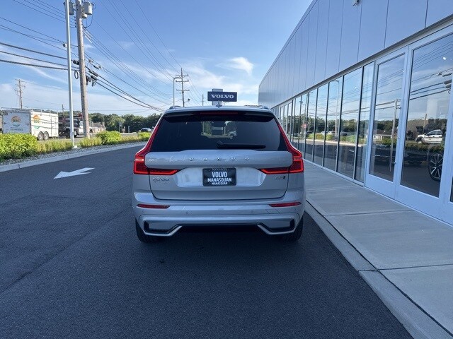 2023 Volvo XC60 B5 Plus photo 4