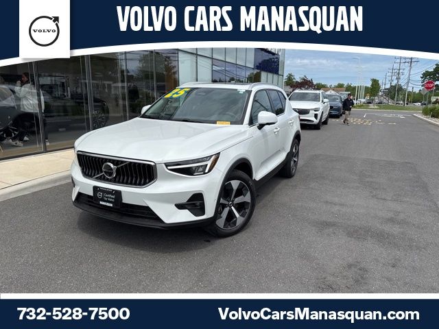 2025 Volvo XC40 B5 Plus Bright AWD's photo
