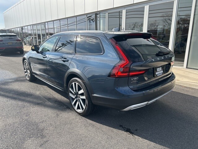 2024 Volvo V90 Cross Country B6 photo 3