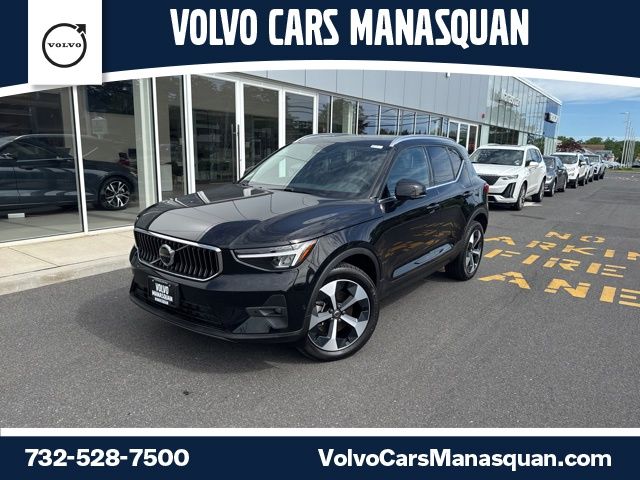 2025 Volvo XC40 B5 Plus Bright AWD's photo