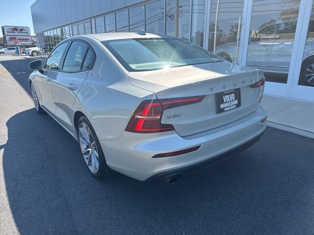 2019 Volvo S60 T5 Momentum photo 3