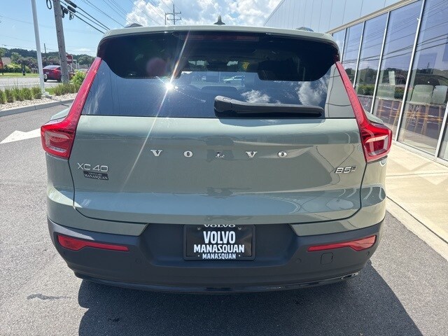 2023 Volvo XC40 Plus photo 4