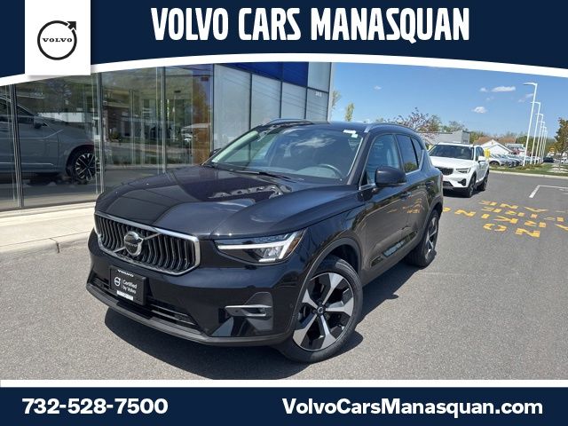 2025 Volvo XC40 B5 Plus Bright AWD's photo