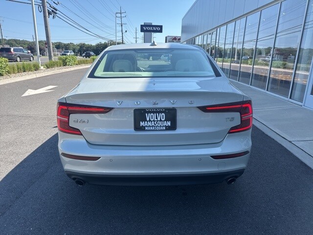 2019 Volvo S60 T5 Momentum photo 4