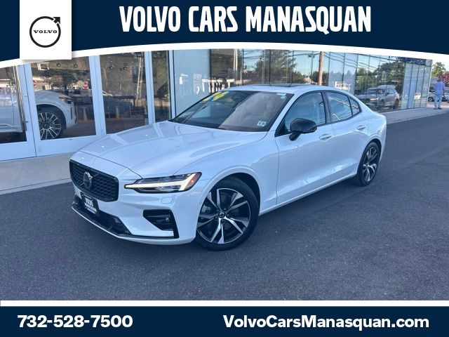 2024 Volvo S60 B5 Plus Dark Theme AWD's photo