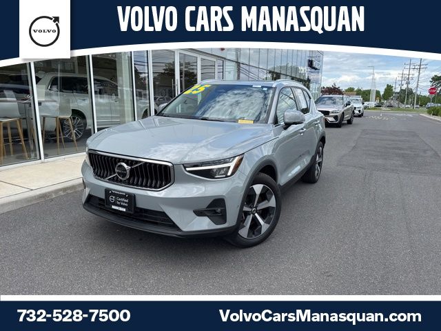 2025 Volvo XC40 B5 Plus Bright AWD's photo