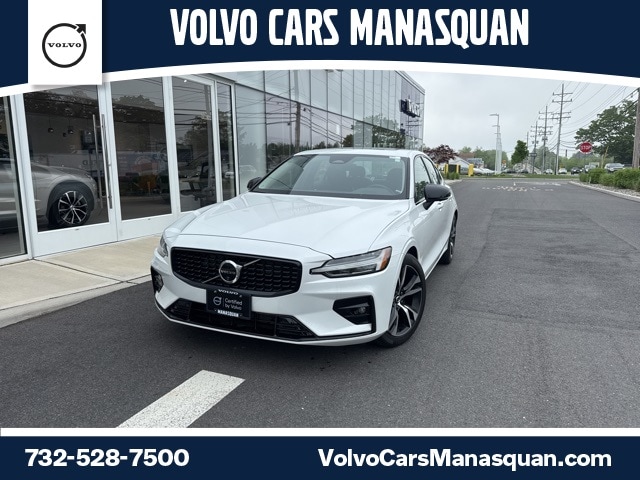 2024 Volvo S60 B5 Plus Dark Theme Sedan