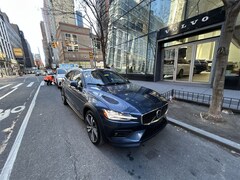 2025 Volvo V60 Cross Country B5 Plus Wagon