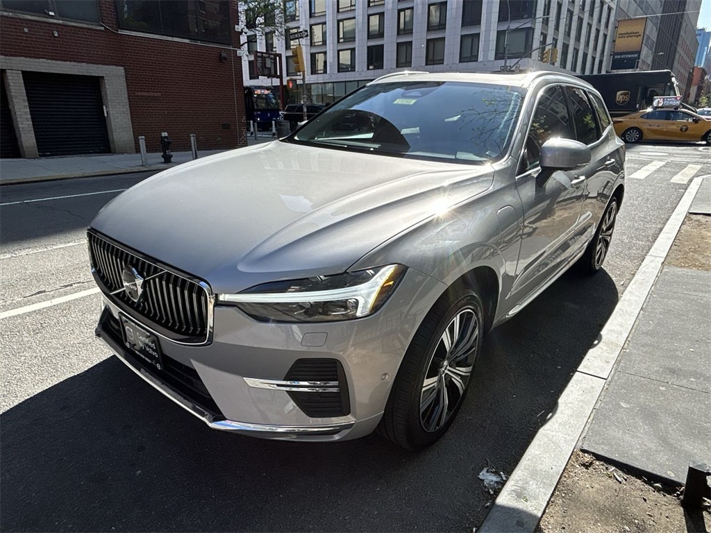Certified 2023 Volvo XC60 Recharge Plug-In Hybrid T8 Plus Bright Theme SUV