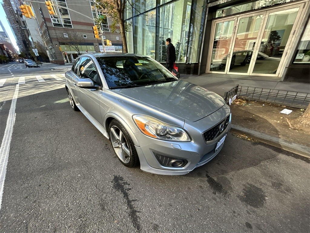 2011 Volvo C30 T5 R-Design photo 2