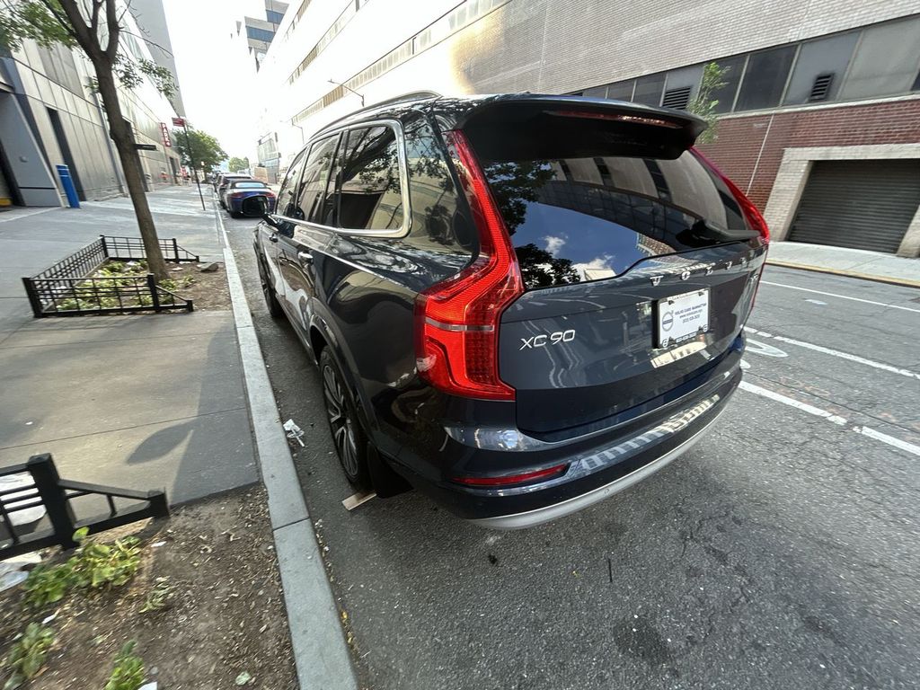 2022 Volvo XC90 6