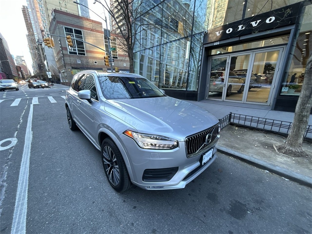 2022 Volvo XC90 Momentum