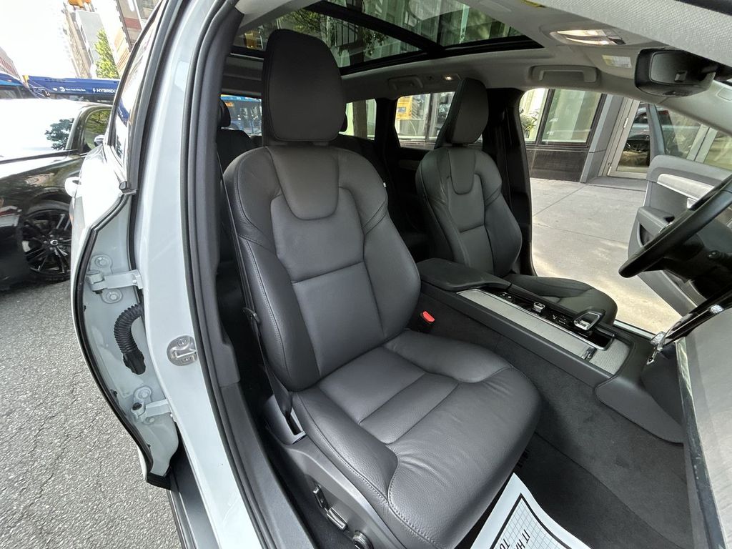 2025 Volvo V90 Cross Country Plus - Photo 25