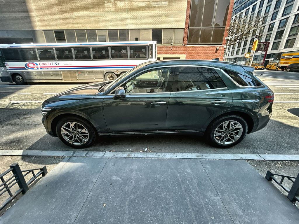 2022 GENESIS GV70 5