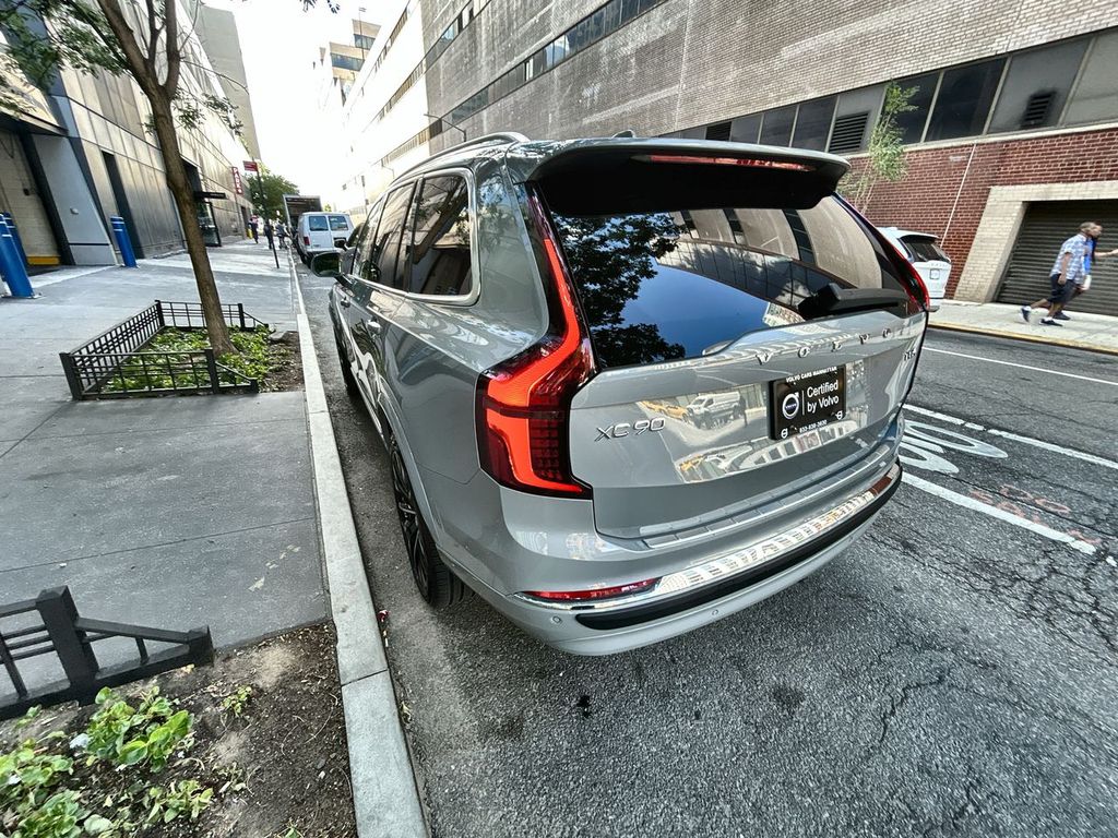 2025 Volvo XC90 6