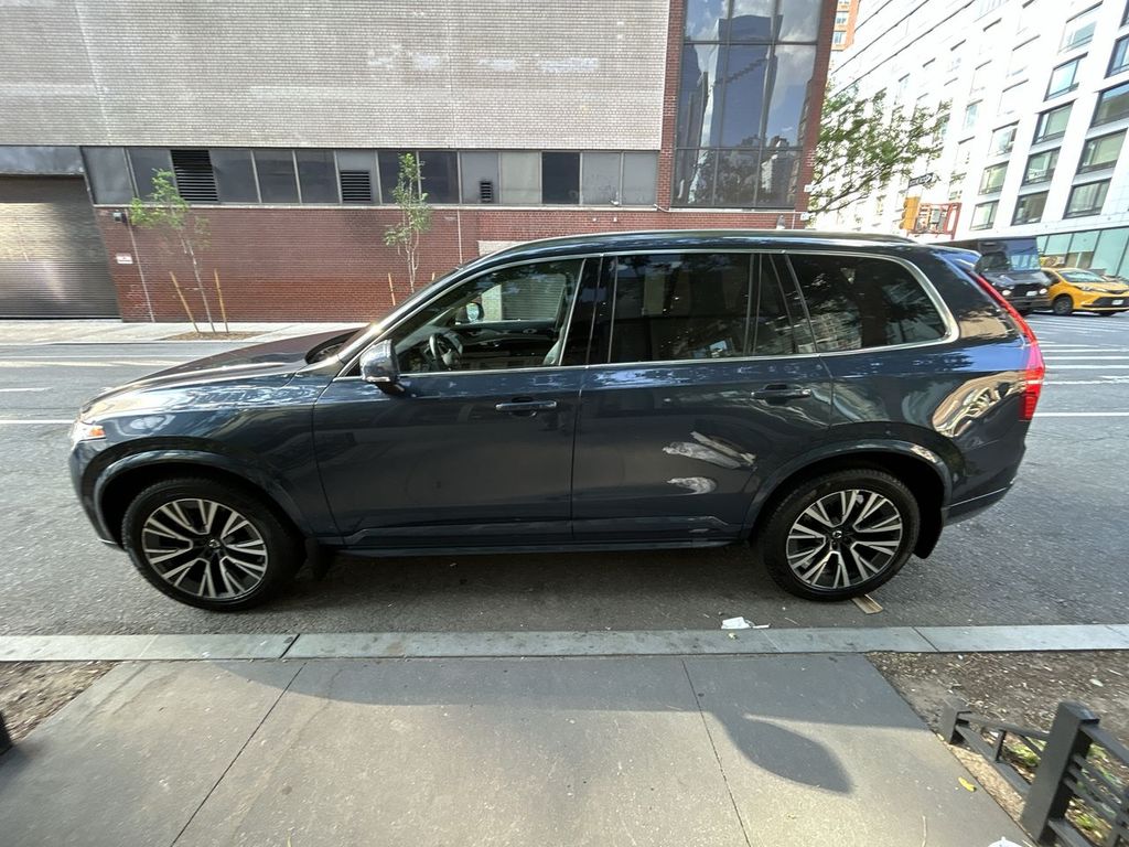 2022 Volvo XC90 5