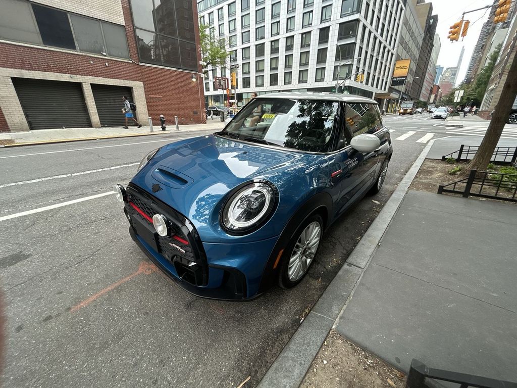 2022 MINI Hardtop 2 Door 4