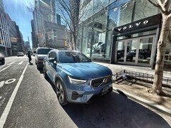 2024 Volvo XC40 B5 Core SUV