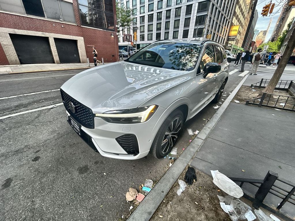 2024 Volvo XC60 4