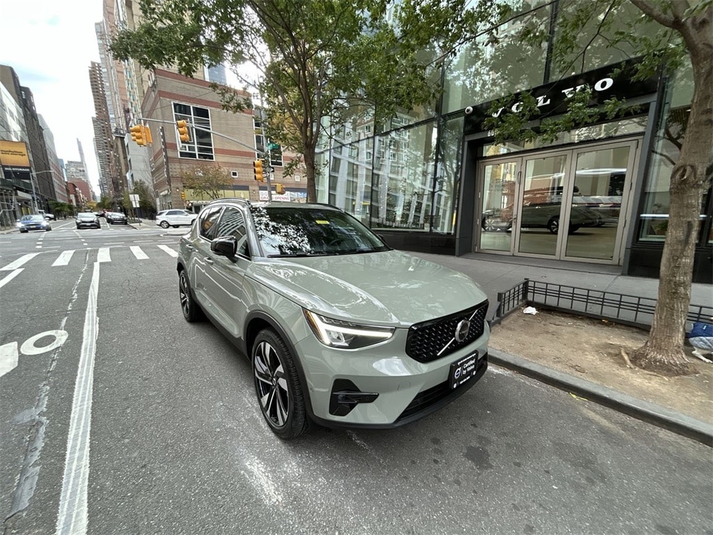 2023 Volvo XC40 Plus