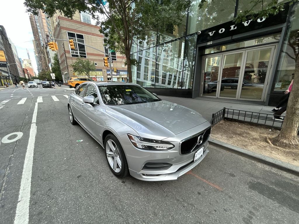 2018 Volvo S90