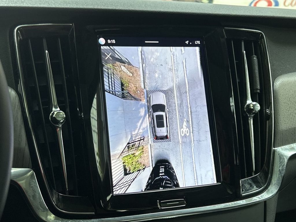 2025 Volvo V90 Cross Country Plus - Photo 17