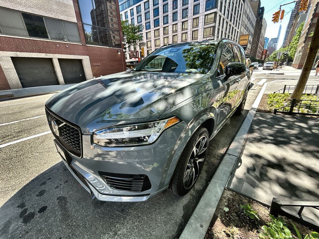 2023 Volvo XC90 4