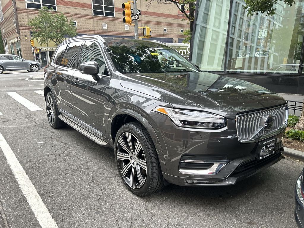 2023 Volvo XC90 2