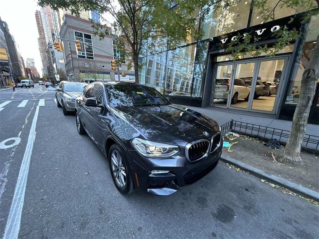 2019 BMW X4 xDrive30i's photo