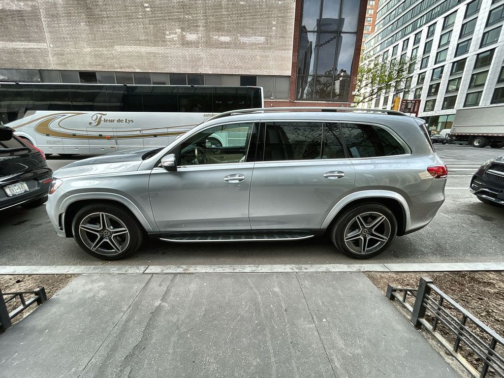2023 Mercedes-Benz GLS 5
