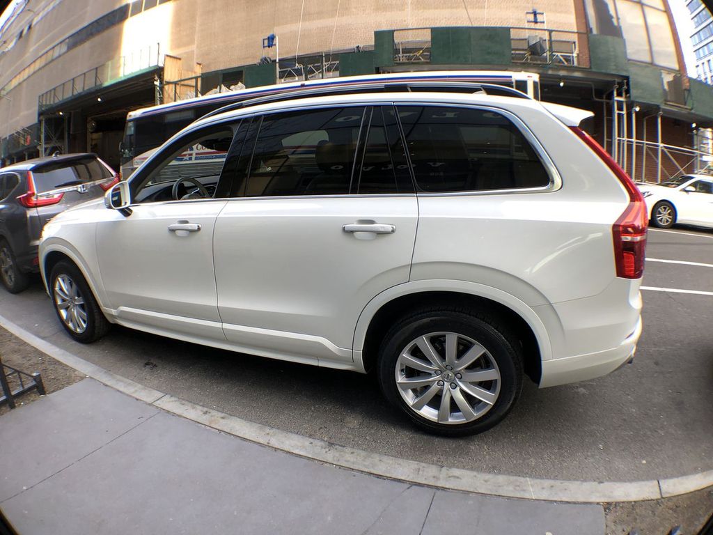2019 Volvo XC90 3