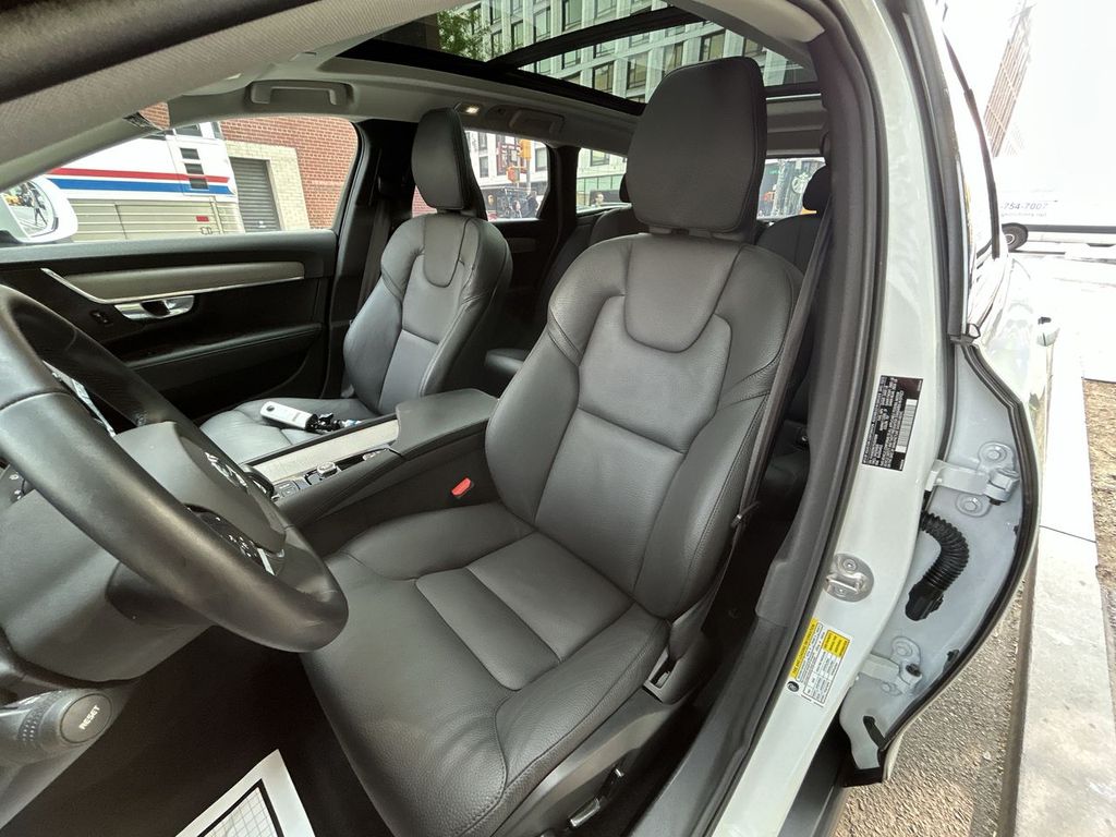 2025 Volvo V90 Cross Country Plus - Photo 11